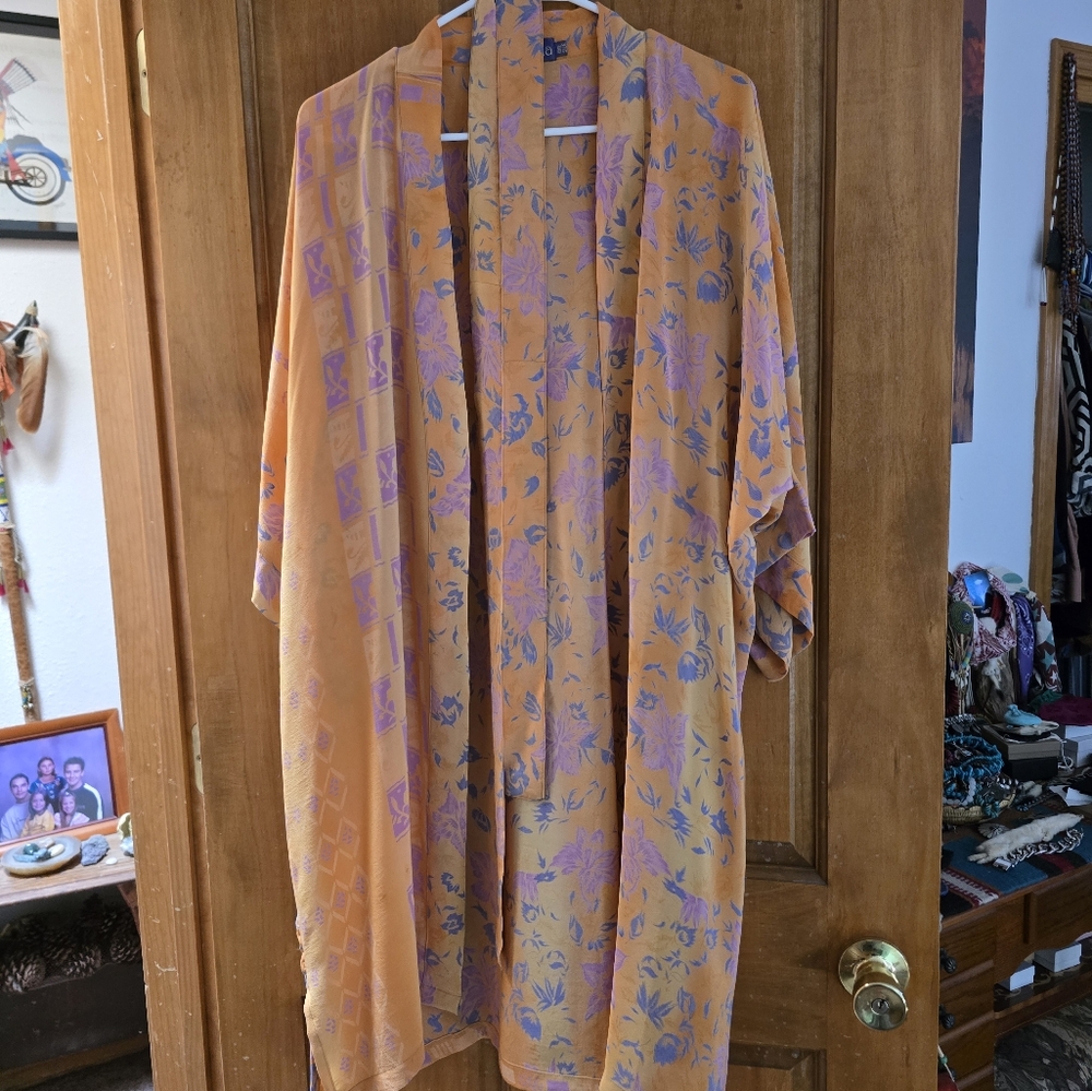 Indie Ella 100 % Silk Kimono Style Wrap